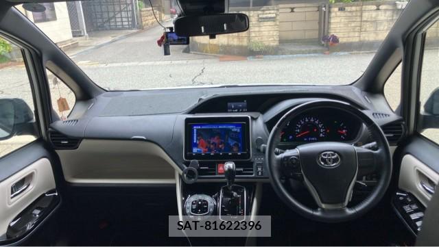 Toyota NOAH 2021-02 8329296-2