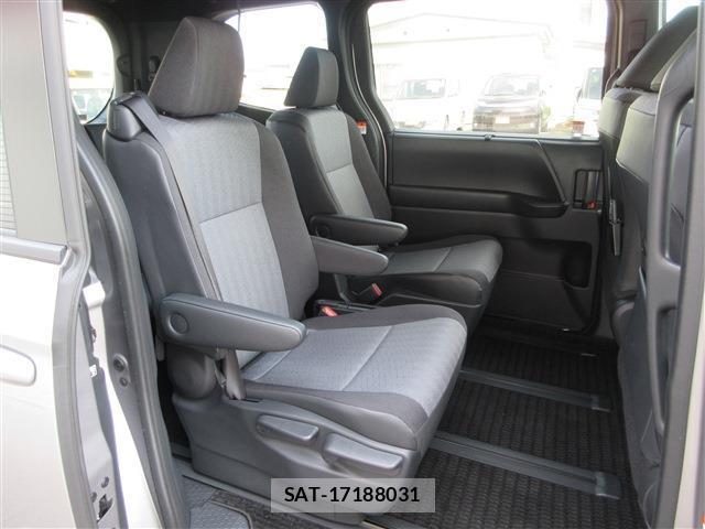 Toyota NOAH 2026-03 8329422-19