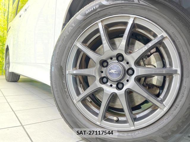 Toyota NOAH 2022-03 8329481-12