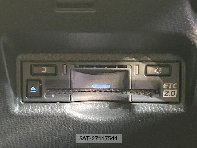 Toyota NOAH 2022-03 8329481-4