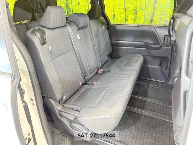 Toyota NOAH 2022-03 8329481-7