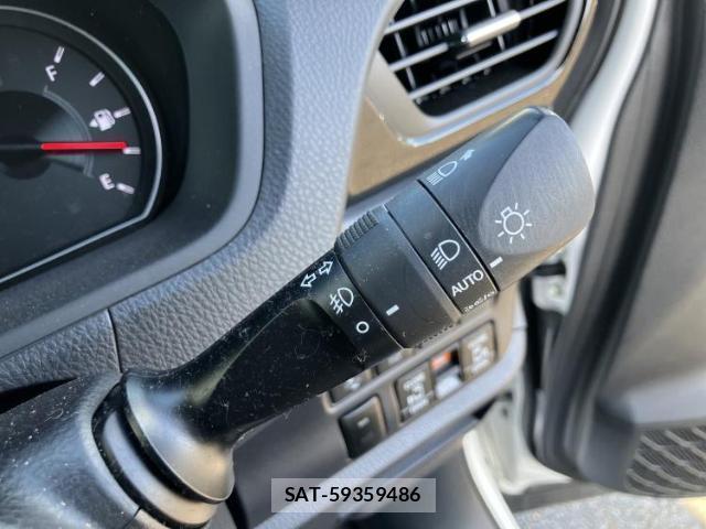 Toyota NOAH 2021-07 8329662-15