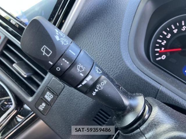 Toyota NOAH 2021-07 8329662-16