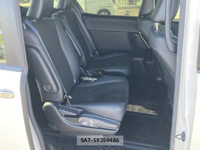 Toyota NOAH 2021-07 8329662-4
