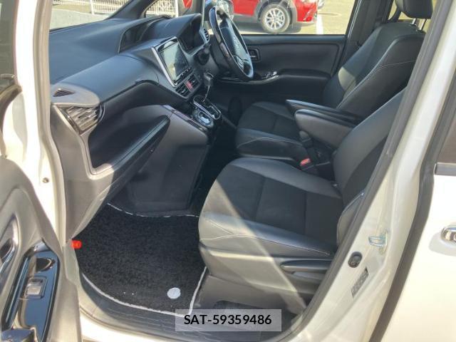 Toyota NOAH 2021-07 8329662-6