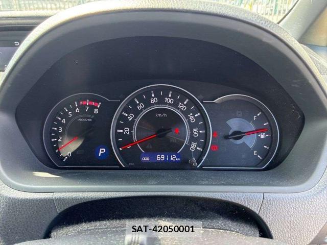 Toyota NOAH 2018-03 8329681-12