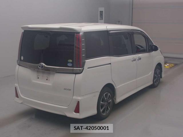 Toyota NOAH 2018-03 8329681-2