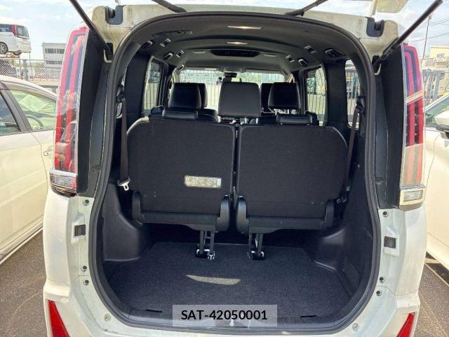 Toyota NOAH 2018-03 8329681-7
