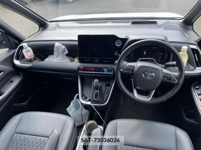 Toyota NOAH 2023-02 8329775-4