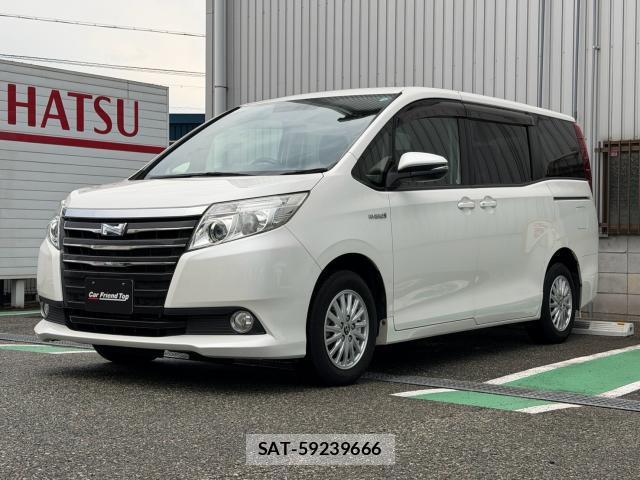 Toyota NOAH 2015-07 8329782-0