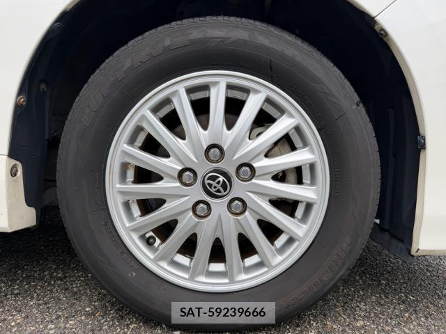 Toyota NOAH 2015-07 8329782-18