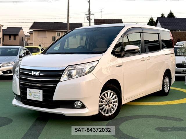 Toyota NOAH 2014-04 8329920-0