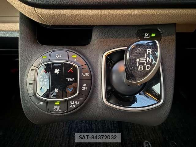 Toyota NOAH 2014-04 8329920-15