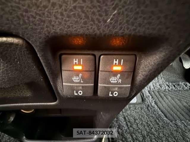 Toyota NOAH 2014-04 8329920-19