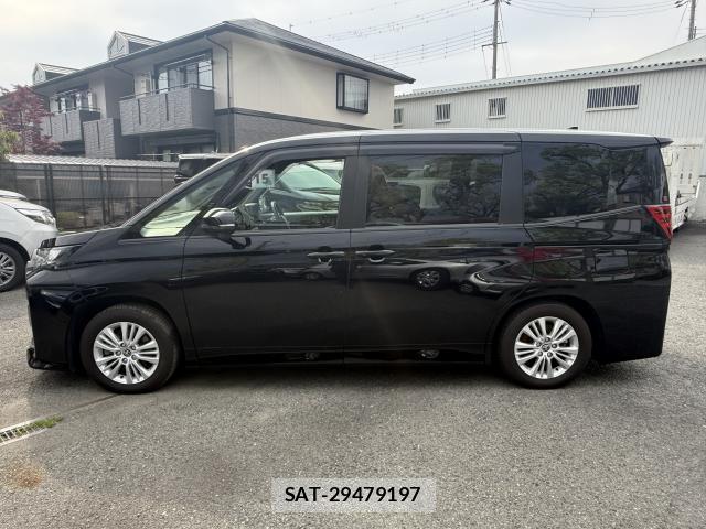 Toyota NOAH 2024-03 8330054-10