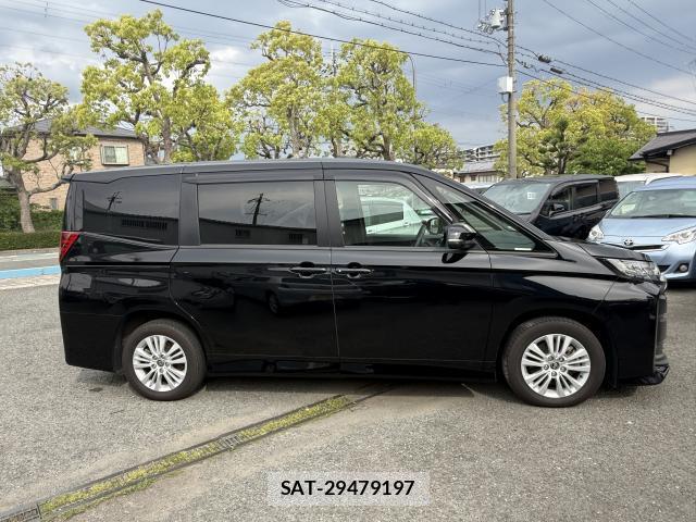 Toyota NOAH 2024-03 8330054-12