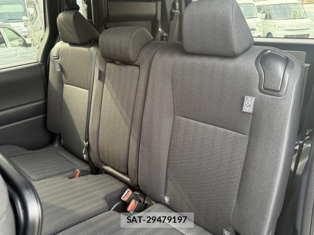 Toyota NOAH 2024-03 8330054-18