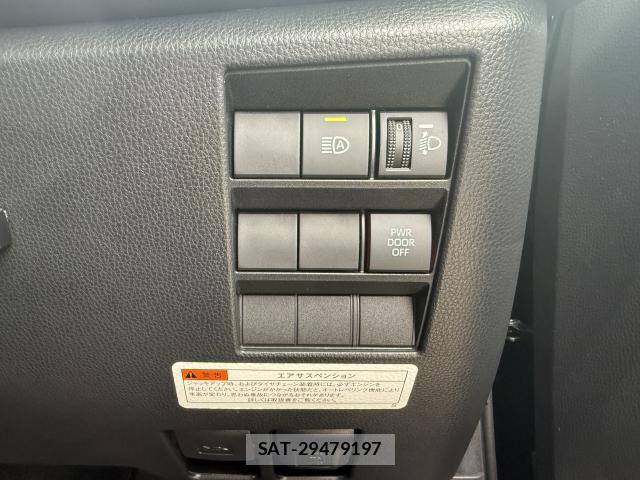 Toyota NOAH 2024-03 8330054-4