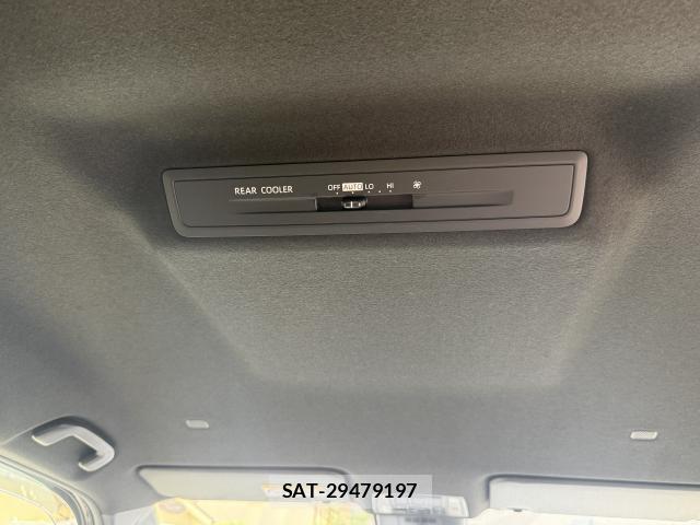 Toyota NOAH 2024-03 8330054-6