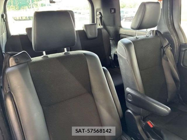 Toyota NOAH 2019-11 8330100-5