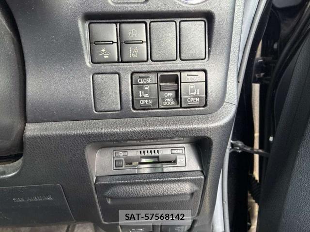 Toyota NOAH 2019-11 8330100-6