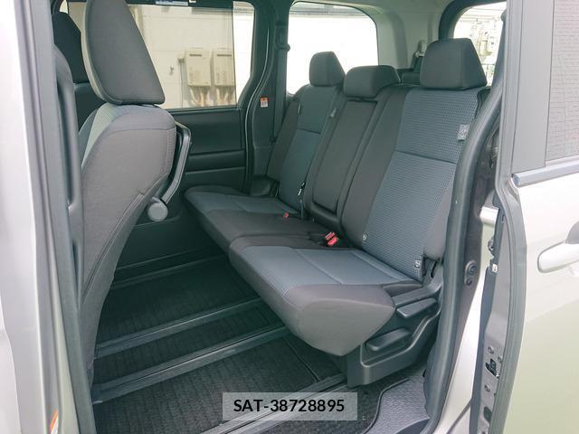 Toyota NOAH 2022-02 8330288-11