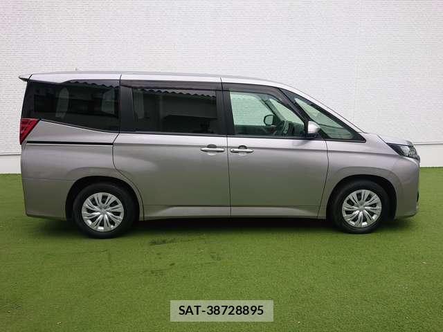 Toyota NOAH 2022-02 8330288-16