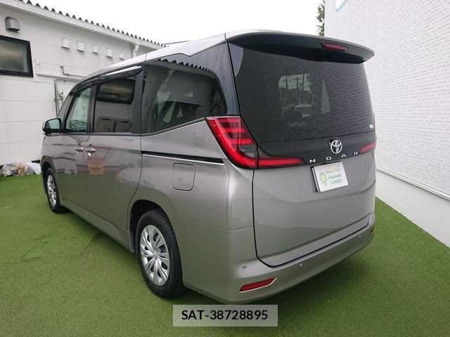 Toyota NOAH 2022-02 8330288-3