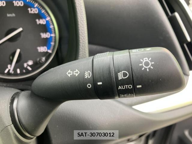 Toyota NOAH 2022-11 8330512-14