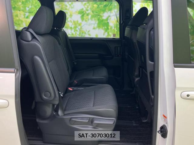 Toyota NOAH 2022-11 8330512-4