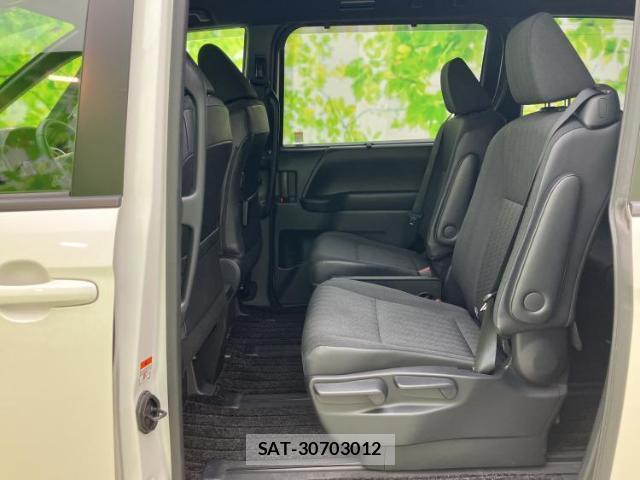 Toyota NOAH 2022-11 8330512-7