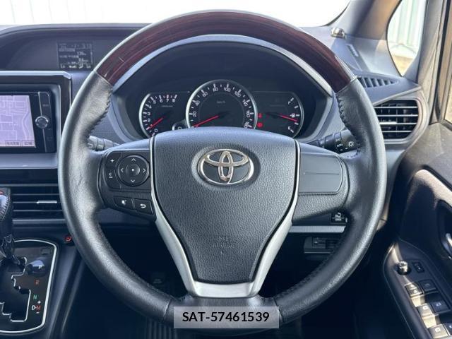 Toyota NOAH 2014-02 8330555-14