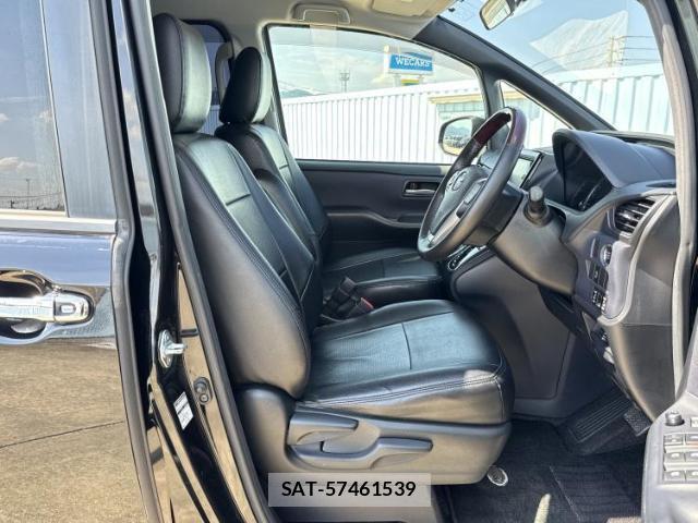 Toyota NOAH 2014-02 8330555-3