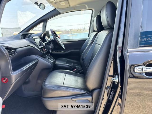 Toyota NOAH 2014-02 8330555-6
