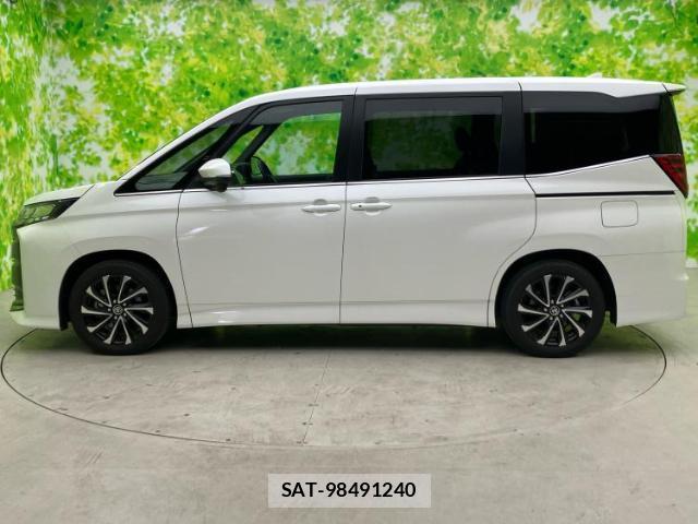 Toyota NOAH 2023-12 8330637-1