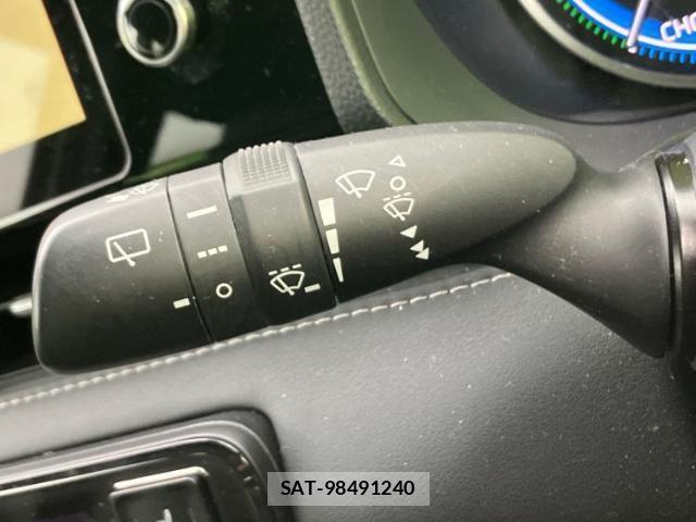 Toyota NOAH 2023-12 8330637-16