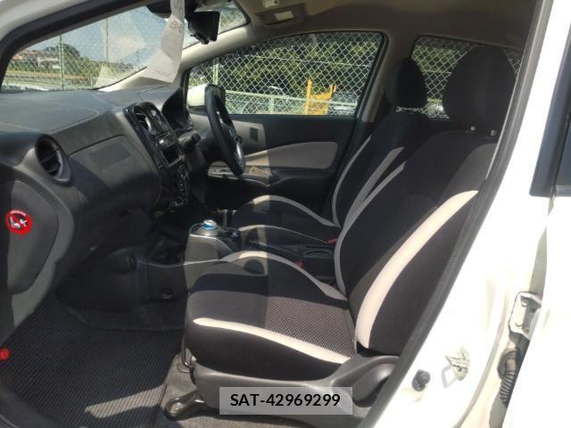Nissan NOTE 2018-07 8328205-15