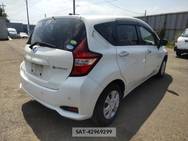Nissan NOTE 2018-07 8328205-4