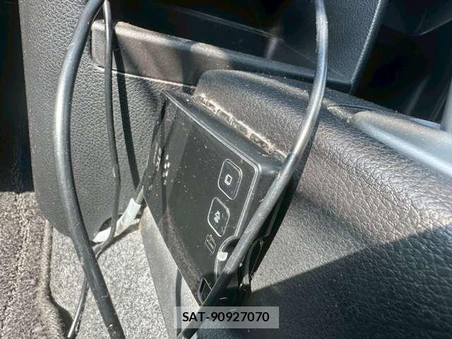 Nissan NOTE 2011-09 8328745-11