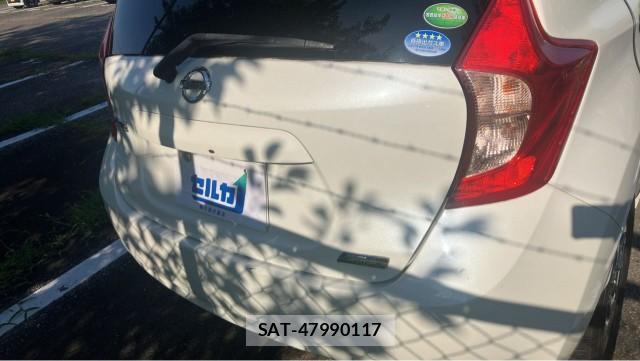 Nissan NOTE 2013-10 8329234-1
