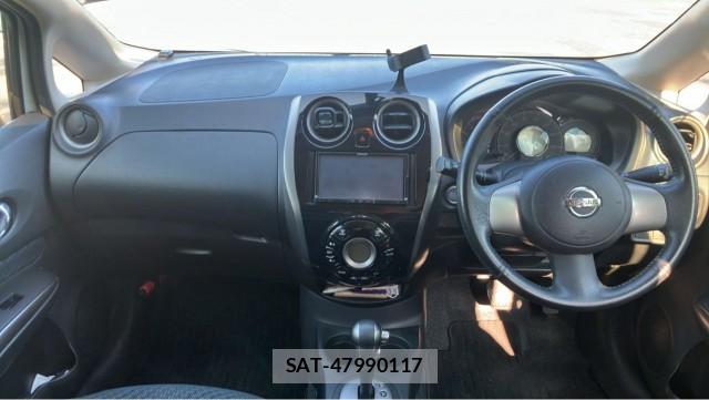 Nissan NOTE 2013-10 8329234-2