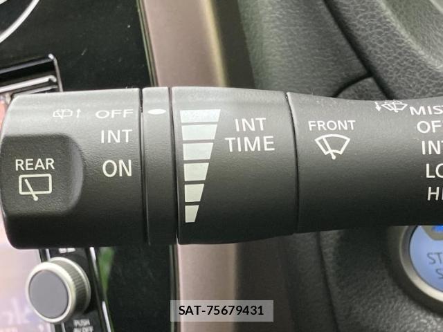 Nissan NOTE 2019-08 8329384-16