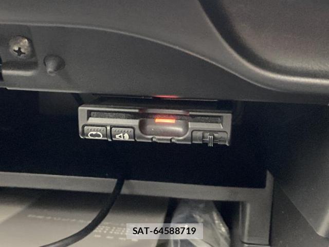 Nissan NOTE 2015-07 8329453-14