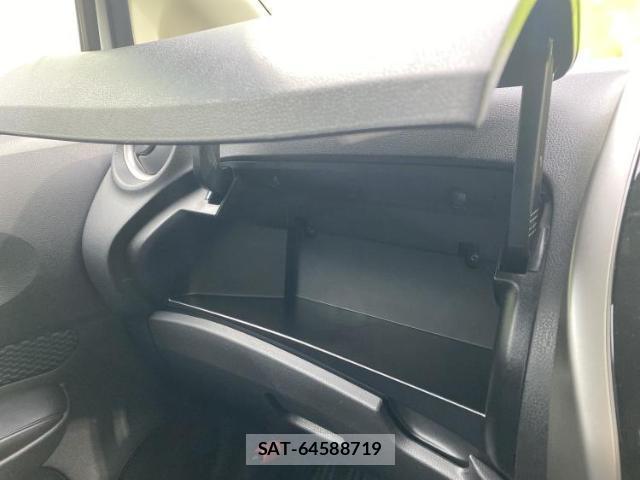 Nissan NOTE 2015-07 8329453-16