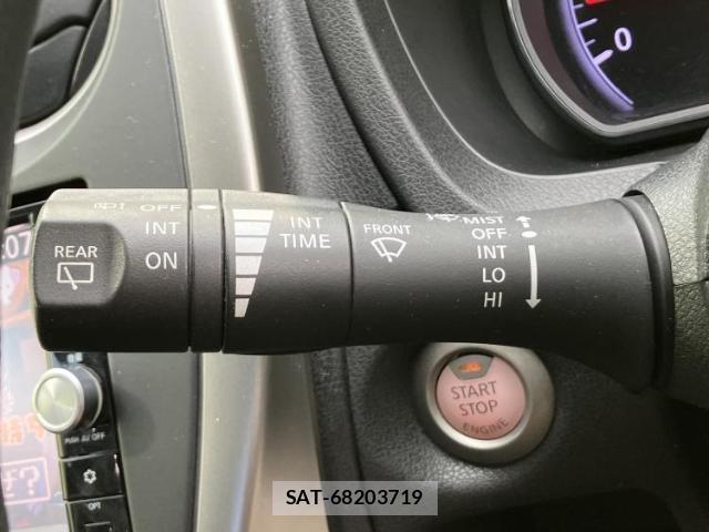Nissan NOTE 2016-03 8329697-15