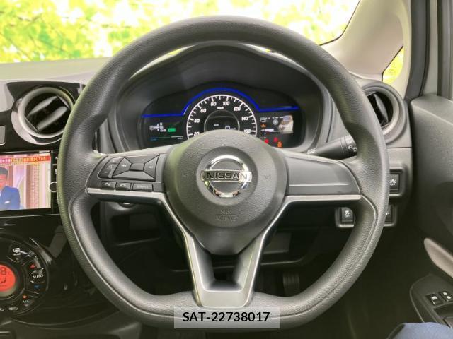 Nissan NOTE 2018-03 8329854-15