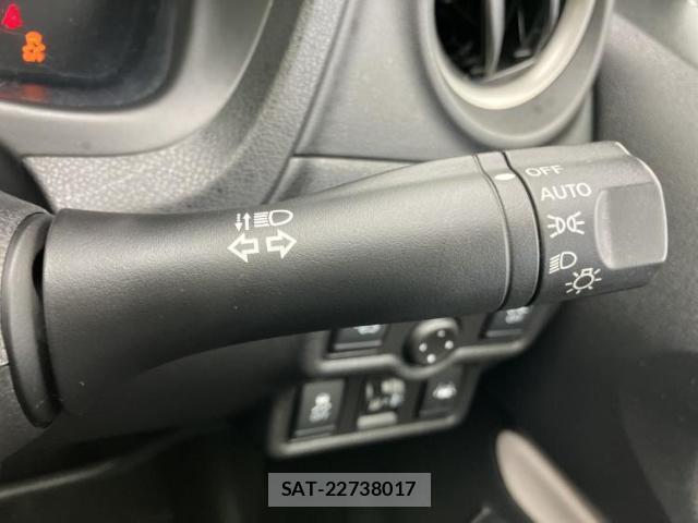 Nissan NOTE 2018-03 8329854-16