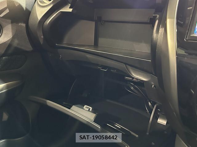 Nissan NOTE 2013-12 8329989-11