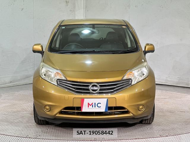 Nissan NOTE 2013-12 8329989-13