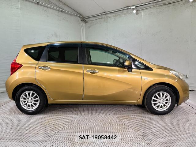 Nissan NOTE 2013-12 8329989-15
